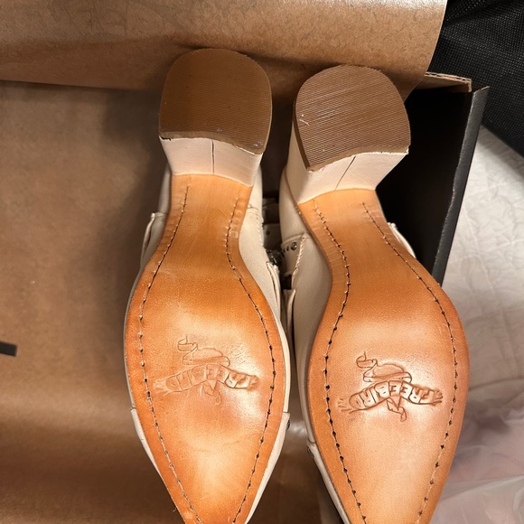 Free Bird Jericho shoes
NEVER BEEN WORN - Picture 4 of 9